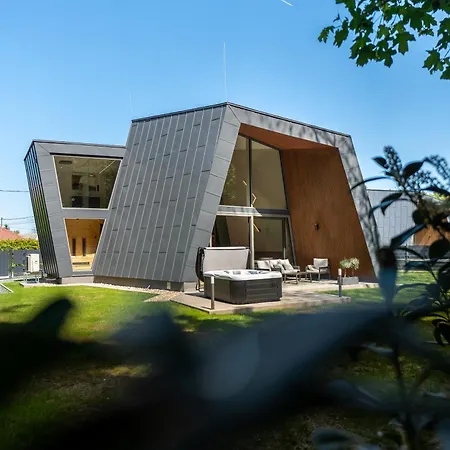 Kvarc Kabinok بيت ضيافة